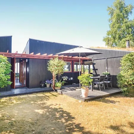 Three-bedroom Holiday In *
