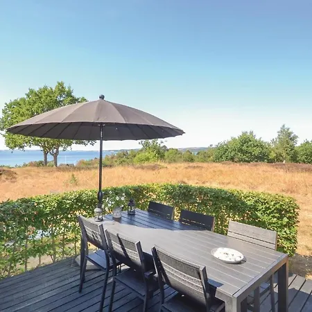 Three-bedroom Holiday In Casa de Férias *